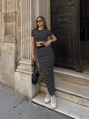 Passense Kadın Bisiklet Yaka Bağcık Detay Crop ve Yüksek Bel Çizgi Desen Etek Ikili Takım