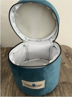 Turkuaz Makyaj Çantası, Şık ve Pratik Seyahat Arkadaşınız!