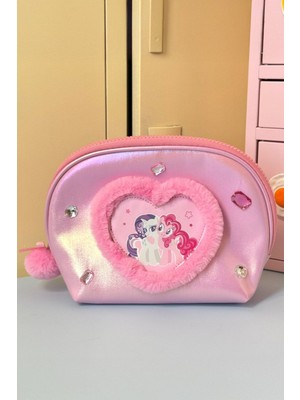 Renkli Kalp Şekilli Kozmetik Çantası, Sevimli ve Kullanışlı Tasarım