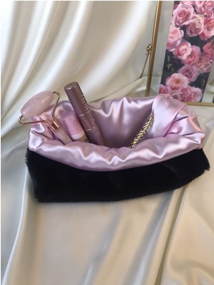 Peluş Makyaj ve Bakım Çantası, Siyah ve Pembe Saten Detaylı, Şık ve Kullanışlı