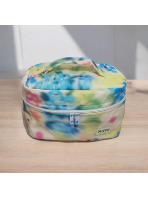 Renkli ve Şık Makyaj Çantası, Pratik Taşıma Için Ideal Seçenek