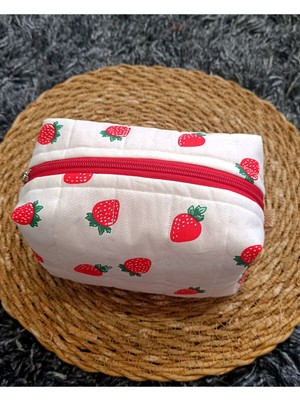 Çilek Desenli Çok Renkli Makyaj ve Bakım Çantası, Düzenleyici ve Şık Tasarım