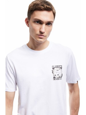 Koton Kısa Kollu Bisiklet Yaka Regular Fit Pamuklu Baskılı Tişört