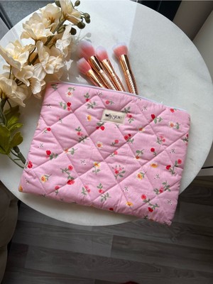 Şık Pembe Çiçek Desenli Organizer Çanta, Pratik ve Zarif Tasarım