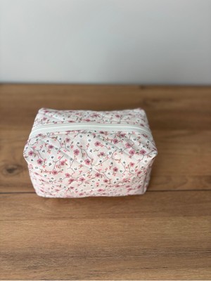 Pembe Kapitone Seyahat ve Makyaj Organizeri, Iç Astarlı, Şık ve Pratik Kullanım Için Ideal