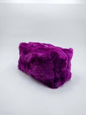 Mor Peluş Makyaj Çantası, Satenden Iç Astarla Şık ve Kullanışlı Tasarım