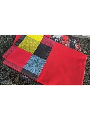 Desenli Kırmızı Makyaj Çantası, Şık ve Pratik Taşımalık Kadın Çantası