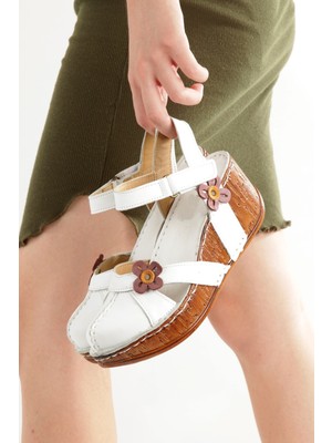 Leyat Beyaz Hakiki Deri Önü Kapalı Sandalet Dolgu Topuklu Yazlık Ayakkabı