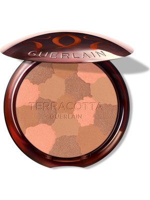 Guerlain Terracotta Bronze Powder Light 03 Hafif Yapılı Doğal İçerikli Makyaj Ürünü ile Ciltte Doğallık