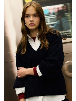 DeFacto Oversize Geniş Kalıp V Yaka Triko Kazak Z7135AZ24WN