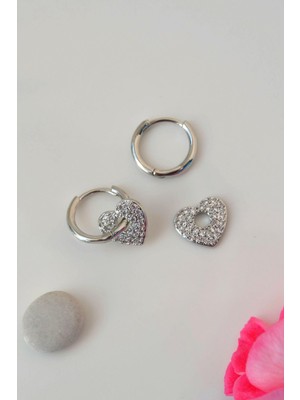 Sacce Scarves & Accessories Kalp Charmlı İnce Halka Küpe Gümüş Renkli