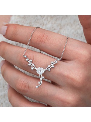 Stillove Gümüş Manolya Çiçeği Sarmaşık Kadın Kolye SL9069