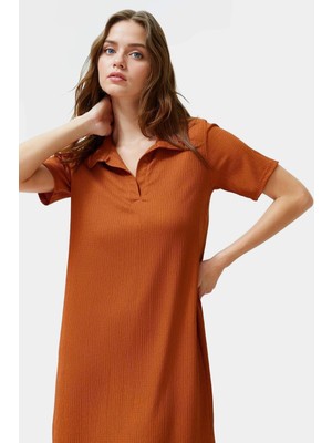 Rahat Kalıp Örme Midi Elbise Yazlık Polyester Kumaş Polo Yaka Kısa Kol Premium Kalite