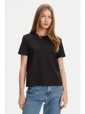 Kadın Regular Fit Bisiklet Yaka Minimalist Logolu T-Shirt - Siyah