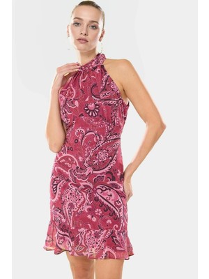 Astarlı Mini Elbise Şifon Kumaş A Line Kesim Çiçek Desenli Şık Görünüm Zarifane Tasarım