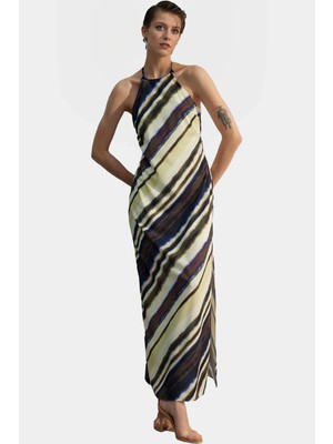 Yazlık A Line Maxi Elbise Mat Saten Dokuma Polyester Halter Yaka Profesyonel Görünüm