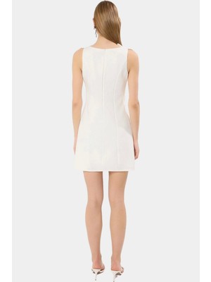 Dokuma Kumaştan A Kesim Fiyonklu Mini Elbise Seçkin Malzeme Rahat ve Şık Özel Tasarım