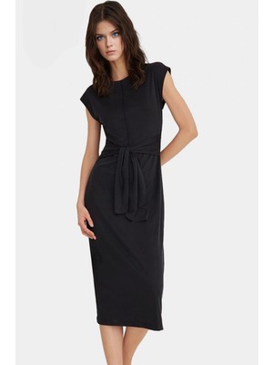 Kuşaklı Kadın Elbisesi Modal Polyester Örme Kumaş Şık Midi Boy Nefes Alabilir Konforlu Kesim