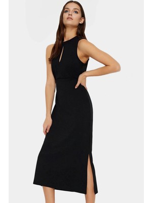 Cut Out Detaylı Scuba Krep Elbise Choker Yaka Midi Boy Özenle Seçilmiş Dayanıklı Malzeme Uzun Ömürlü