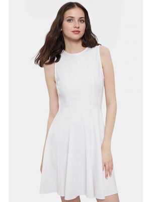 Şık Mini Örme Elbise Bisiklet Yaka 88% Polyester Rahat Günlük Stil Profesyonel Görünüm