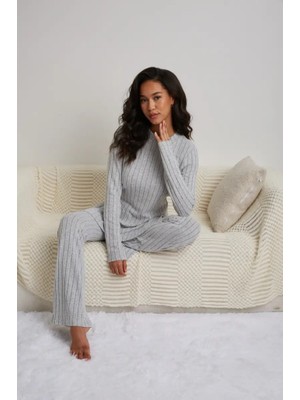 Tiana Kadın Uzun Kollu Yuvarlak Yaka Yandan Yırtmaç Detaylı Şardonlu Kaşkorse Bluz ve Pantolon Ikili Takım