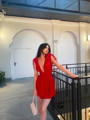 Tiana Omuzu Ip Askılı Şortlu Elbise - Kırmızı