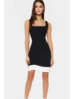 Yazlık Renk Bloklu Mini Elbise Dokuma Kumaş Bodycon Kesim Kare Yaka Özel Tasarım Mükemmel Uyum