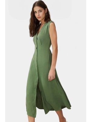 Rahat ve Şık Aerobin Kumaştan Kolsuz Gömlek Elbise Kaliteli Işçilik Profesyonel Görünüm