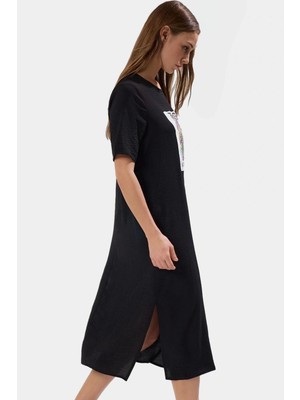 Dokuma Polyester Midi Elbise Bisiklet Yaka Shift Kalıp Düz Desen 115 cm Boy Modern Stil