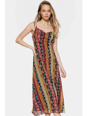 Şık ve Rahat Yazlık Maxi Elbise A Line Kolsuz Etnik Desenler Seçkin Malzeme Premium Kalite