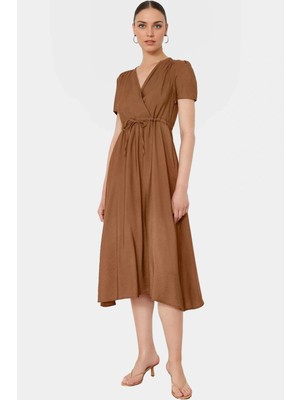 Lilyum Dokuma Midi Elbise Belden Açılan Etekli V Yaka Tasarım Şık Görünüm Yüksek Kalite