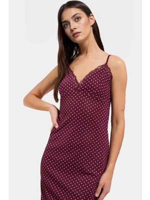 Yazlık Çiçekli Maxi Elbise V Yaka Dantel Detay Örme Kumaş Rahat ve Şık Modern Stil