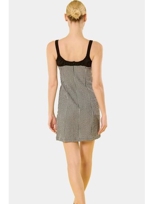 Yazlık Mini Ekose Elbise Vücudu Saran Bağcıklı Havuz Yaka Polyester Gofre Dokuma Rahat ve Şık