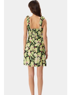 Shally Dokuma Viskoz Mini Elbise Kare Yaka Belden Açılan Etek Detayı Rahat Kesim