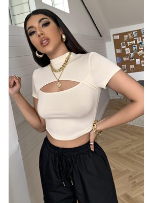 Kadın Ekru Göğüs Dekolteli Yarım Kollu Cut Out Crop Top Bluz