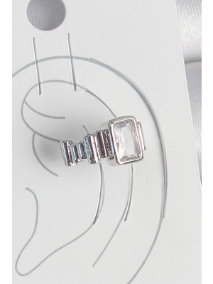 Pirinç Gümüş Renk Kare Zirkon Taşlı Kadın Kıkırdak Model Küpe SL11817