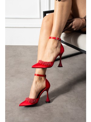 Yarenin Ayakkabıları Kırmızı Saten Inci Detaylı Ince Topuklu Ayakkabı