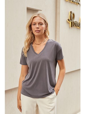 Kadın Ipeksi Modal Penye Esnek Kumaş V Yaka Düşük Omuzlu Kısa Kol T-Shirt Bluz-Antrasit