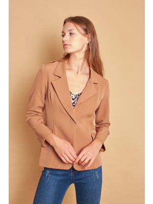 Yakalı Cep Kapaklı Uzun Kol Hafif Likralı Kumaş Ofis Blazer Ceket-Camel