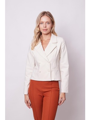 Kadın Yakalı Flato Cepli Uzun Kol Kruvaze Anvelop Hafif Likralı Kumaş Blazer Ceket-Krem