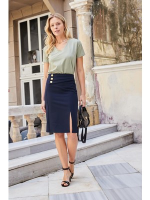 Kadın Yüksek Bel Gold Metal Düğme Detaylı Önden Yırtmaçlı Diz Altı Hafif Likralı Kumaş Kalem Etek-Lacivert