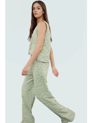 Rahat ve Şık Bluz Pantolon Takım Polyester Karışımlı Dokuma Kumaş Kaliteli Işçilik