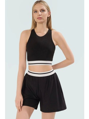 Nefes Alan Örme Kumaşlı Yüksek Bel Kadın Spor Şort Takım Profesyonel Görünüm Modern Stil