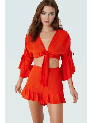 Şık Plaj Takımı V Yaka Bluz ve Fırfırlı Şort Viskoz Trend Tasarım Özenle Seçilmiş