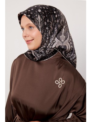 Siyah-Bej Yaprak  Desen Twill Ipek Eşarp