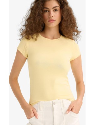 DeFacto Slim Fit Dar Kesim Bisiklet Yaka Basic Düz Kısa Kollu Tişört F7768AX25AU