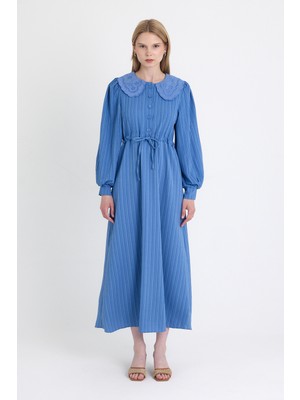 Mavi Fisto Detaylı Geniş Yaka Kuşaklı Çizgili Elbise 4330A