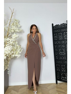 G1473 Taş ve Drape Detaylı Halter Yaka Abiye Elbise Kahverengi