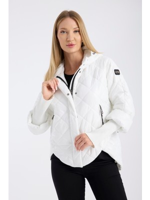 Kadın Sabit Kapşonlu Triko Ribana Detaylı Kapitone Spor Şişme Mont - Şık ve Sıcak Tasarım 8704