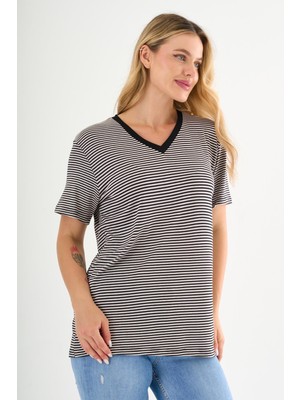 Alexandergardı V Yaka Çizgili T-Shirt